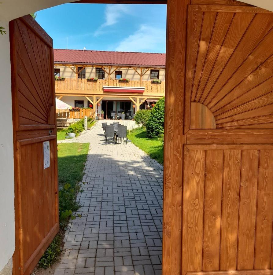 Soukromá rezidence Pohádková usedlost Lovětín Hotel Exterior foto